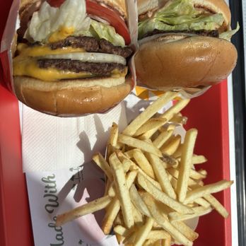 In-N-Out Burger - Burgers Near Me - West Valley City, Utah