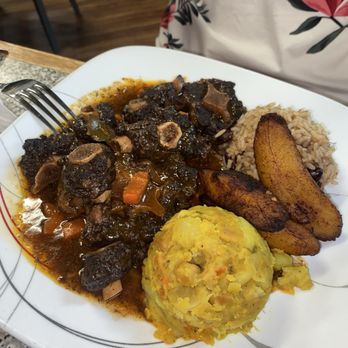 Lucian's Caribbean Grill - Oxtails - Caribbean Near Me - Houston, Texas Lucian's Caribbean Grill - Oxtails - Caribbean Near Me - Houston, Texas