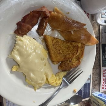 Paradise Pizza & Crazy Pancake - My meal, I had a small potion of my husbands pancakes to try. - Pizza Near Me - New Britain, Connecticut