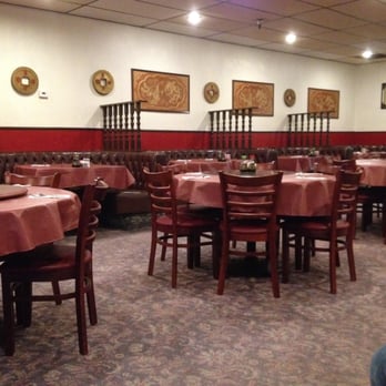 China Kitchen - Interior dining area - Szechuan Near Me - Ventura, California