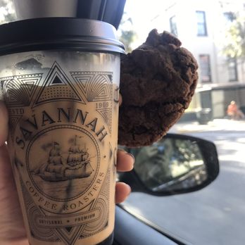 Savannah Coffee Roasters - Iced cafe con leche, chocolate hazelnut cookie - Coffee & Tea Near Me - Savannah, Georgia