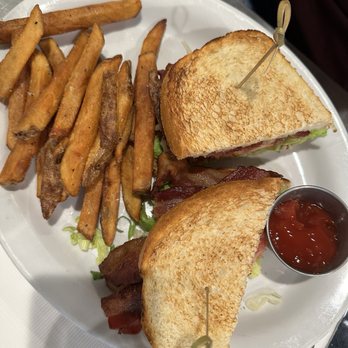 Table 57 - BLT - Breakfast & Brunch Near Me - Visalia, California
