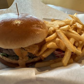 Ty's Burger House - Jalapeño burger - Burgers Near Me - Oceanside, California