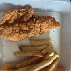 Alfie's Pizzeria Restaurant - Chicken tender and fries