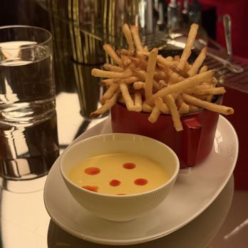 Obvio - Lounges Near Me - New York, New York