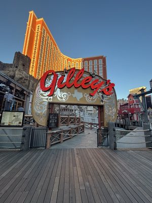 Golden Circle Sports Bar by null