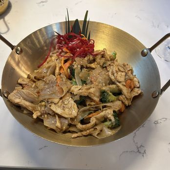 Thai Samurai Cool Springs - Pad see ew - Japanese Near Me - Franklin, Tennessee Thai Samurai Cool Springs - Pad see ew - Japanese Near Me - Franklin, Tennessee
