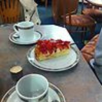 Cafe am Markt - Erdbeerkuchen - Cafes Near Me - Boppard, RP
