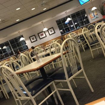 Culver's - Main seating area - Fast Food Near Me - Scottsbluff, Nebraska