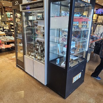 Tillys - Sunglasses - Women's Clothing Near Me - Burbank, California
