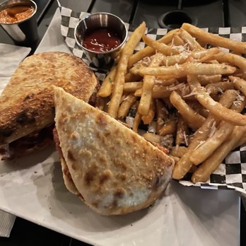 Cibo - Meatball sandwich and some of the most delicious truffle fries you've ever had - Pizza Near Me - Phoenix, Arizona Cibo - Meatball sandwich and some of the most delicious truffle fries you've ever had - Pizza Near Me - Phoenix, Arizona