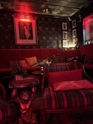 Red Apple Lounge by null