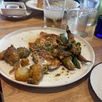 Crown Landing - Chicken entree - Seafood Near Me - Coronado, California Crown Landing - Chicken entree - Seafood Near Me - Coronado, California