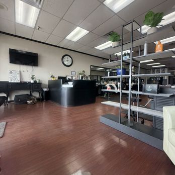 Express Cuts & Tans - Waiting area - Hair Salons Near Me - Reno, Nevada Express Cuts & Tans - Waiting area - Hair Salons Near Me - Reno, Nevada