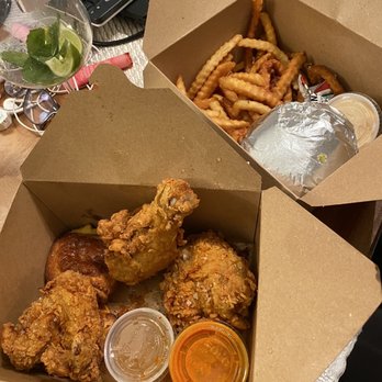 Aloette - Fried chicken and burger - French Near Me - Toronto, Ontario