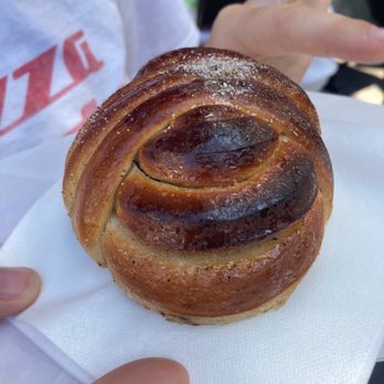 La Cabra - Cardamom Bun - Bakeries Near Me - New York, New York