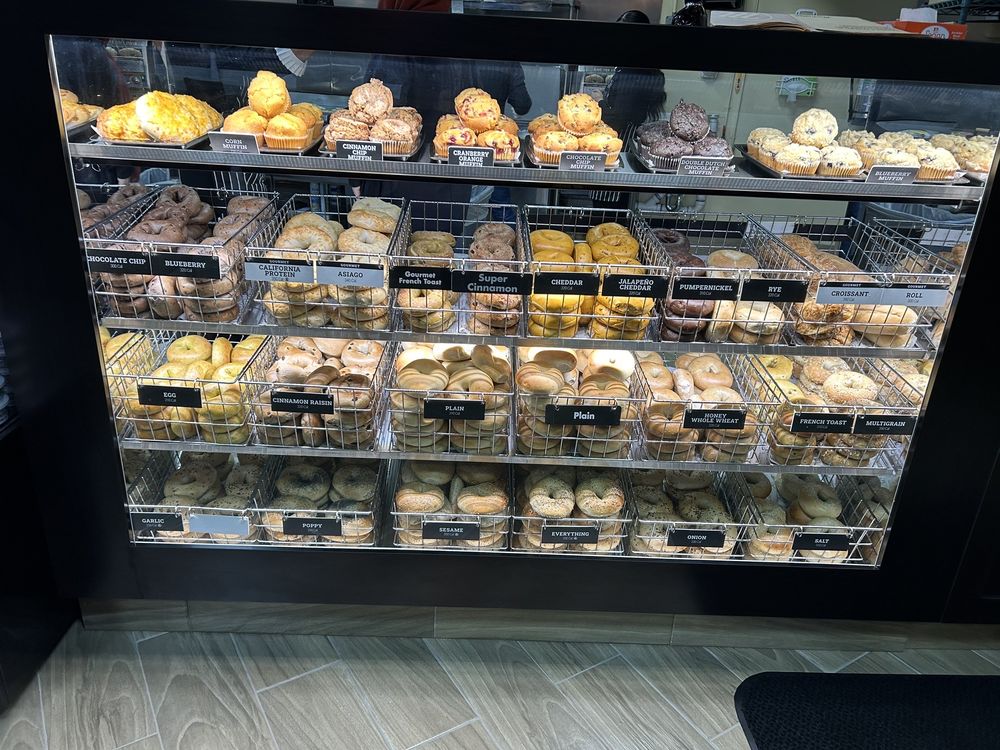 MANHATTAN BAGEL Updated April 2024 45 Photos 33 EAST LINCOLN