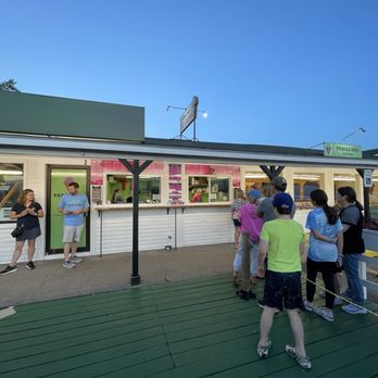 Trails End Ice Cream - Outside - Ice Cream & Frozen Yogurt Near Me - Intervale, New Hampshire