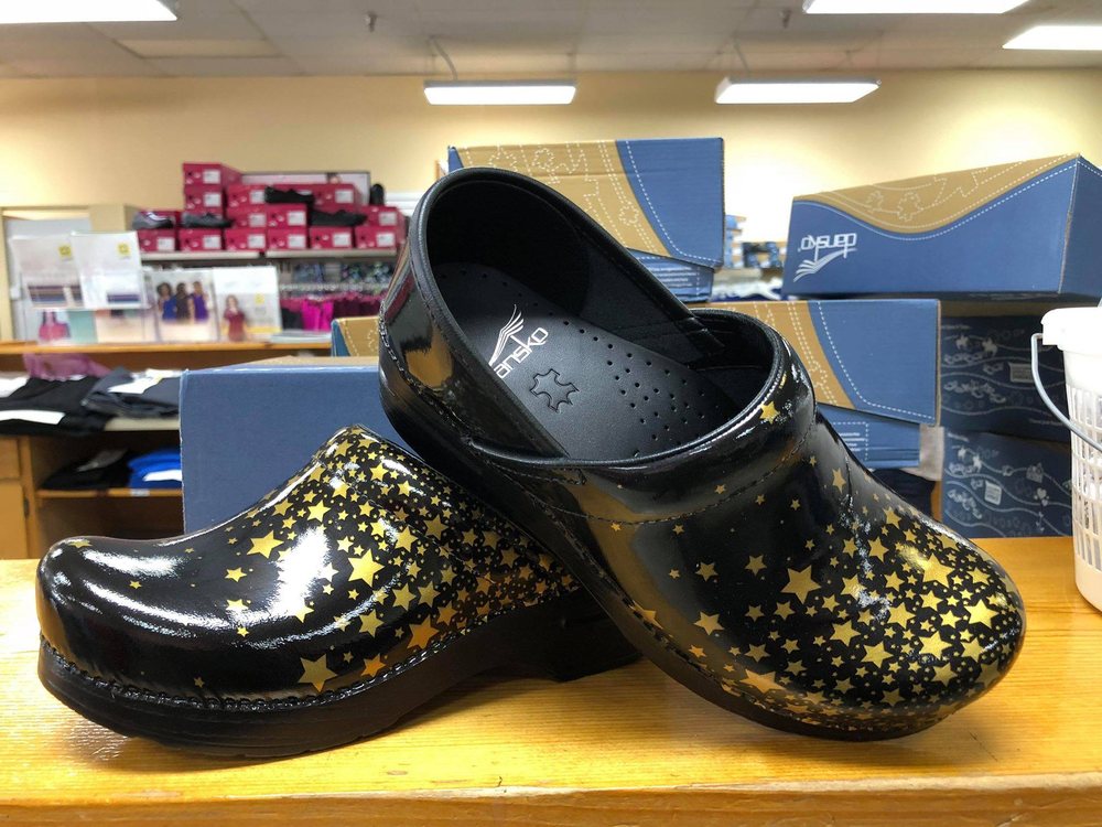 ST. JOHN UNIFORMS 16 Photos 1111 N Dixie Hwy, Elizabethtown, KY Yelp