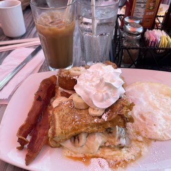 Broken Yolk Cafe - Breakfast & Brunch Near Me - Oceanside, California