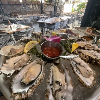 Herringbone Waikiki - Three buck shuck (happy hour $3 each) - Seafood Near Me - Honolulu, Hawaii Herringbone Waikiki - Three buck shuck (happy hour $3 each) - Seafood Near Me - Honolulu, Hawaii