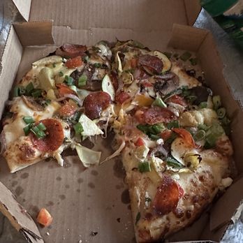 Round Table Clubhouse - Gourmet Veggie with maybe some added pepperoni - Pizza Near Me - Concord, California Round Table Clubhouse - Gourmet Veggie with maybe some added pepperoni - Pizza Near Me - Concord, California