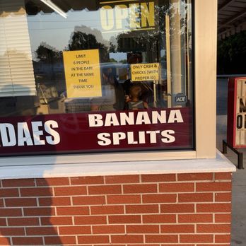 Earl's Dari Drive-In - Ice Cream & Frozen Yogurt Near Me - Coshocton, Ohio