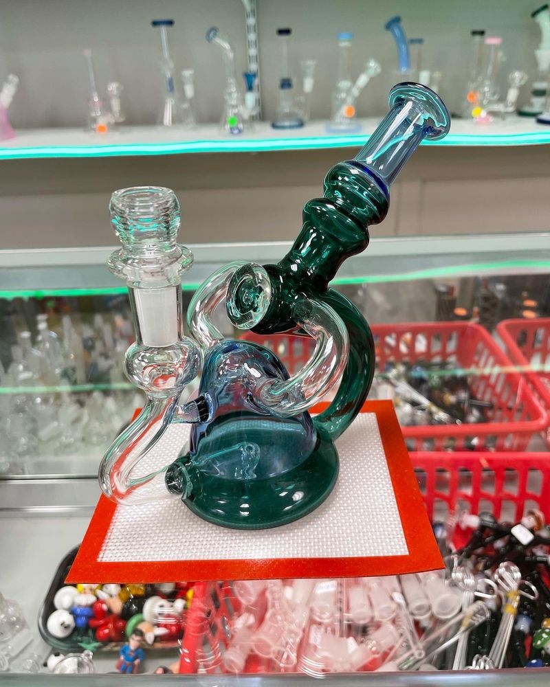 D VAPE Updated September 2024 43 Photos 227 Market St, Winchester