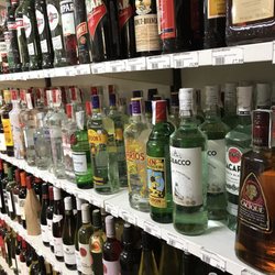 Super La Herradura - Gutes Sortiment of liquors.