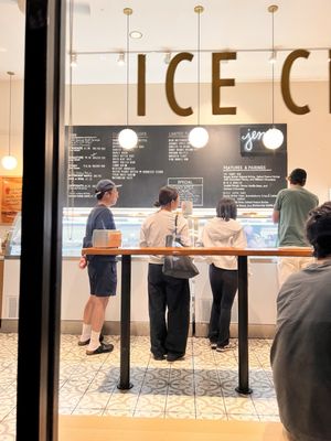 Jeni's Splendid Ice Creams by null