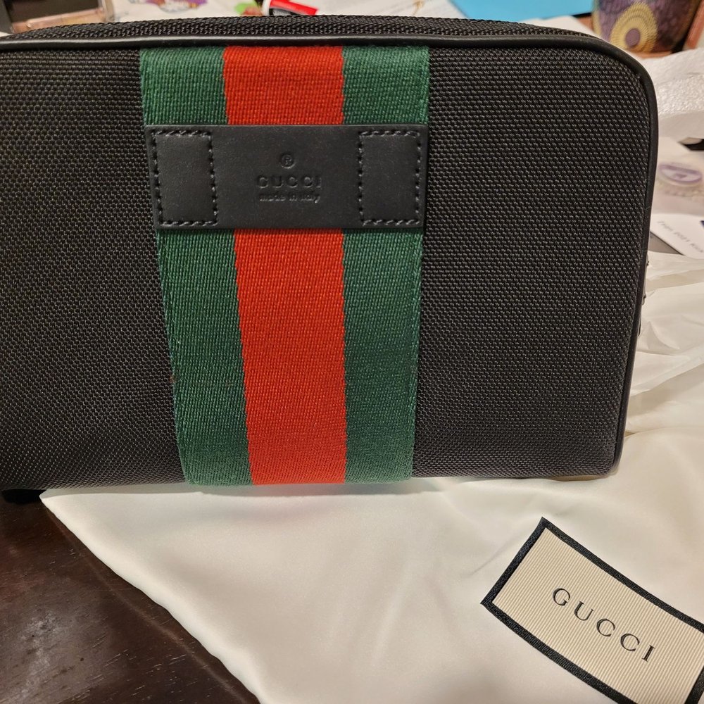 Gucci Outlet - $480, originally ~$800-900 fanny pack - Men's Clothing Near Me - Cabazon, California Gucci Outlet - $480, originally ~$800-900 fanny pack - Men's Clothing Near Me - Cabazon, California