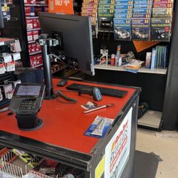 AutoZone Auto Parts - Me waiting sadly alone trying to pay.