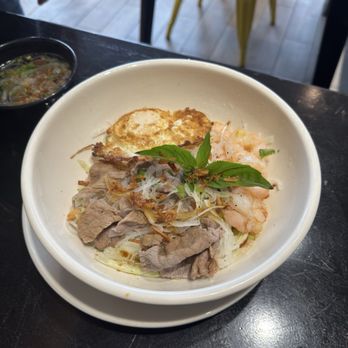 Em Pho & Cafe - Mi Kho Dec Biet with Pho Noodles - Vietnamese Near Me - Orland Hills, Illinois Em Pho & Cafe - Mi Kho Dec Biet with Pho Noodles - Vietnamese Near Me - Orland Hills, Illinois