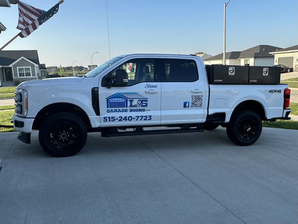 L&S Garage Doors - Garage Door Contractor in Altoona, IA