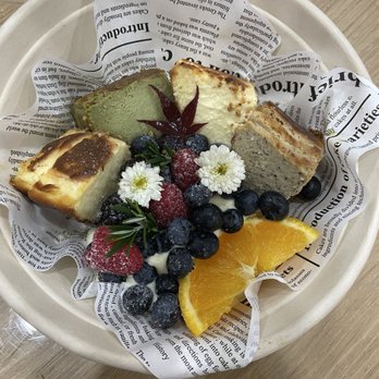 Ando Patisserie - Basque Combo / 巴斯克拼盘 - Desserts Near Me - New York, New York Ando Patisserie - Basque Combo / 巴斯克拼盘 - Desserts Near Me - New York, New York