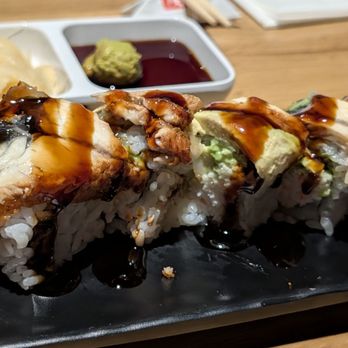 Kikyo Sushi Sake Bar - Dragon roll - Sushi Bars Near Me - Bellflower, California Kikyo Sushi Sake Bar - Dragon roll - Sushi Bars Near Me - Bellflower, California