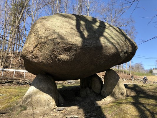 Balanced Rock by null