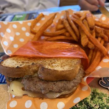 Shady Oaks Restaurant - Patty melt and sweet potato fries - American Near Me - Broken Bow, Oklahoma Shady Oaks Restaurant - Patty melt and sweet potato fries - American Near Me - Broken Bow, Oklahoma