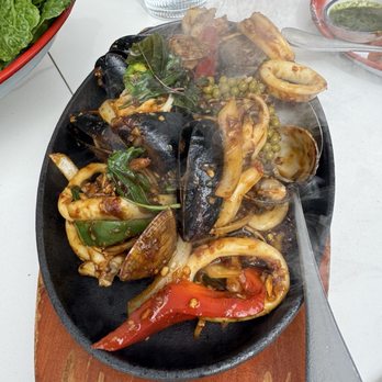 Farmhouse Kitchen Thai Cuisine - Run Juan Seafood Sizzling - Thai Near Me - Berkeley, California