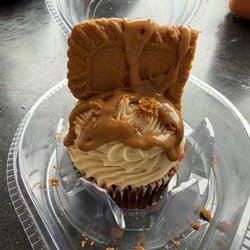 Baton Rouge Soul Food Festival - Look at this cupcake from Leydon's House of Sweets!
