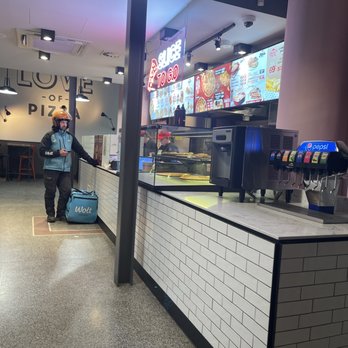 Pizza Hut - Lobby / dinning area. - Pizza Near Me - Praha 1, Puerto Rico Pizza Hut - Lobby / dinning area. - Pizza Near Me - Praha 1, Puerto Rico