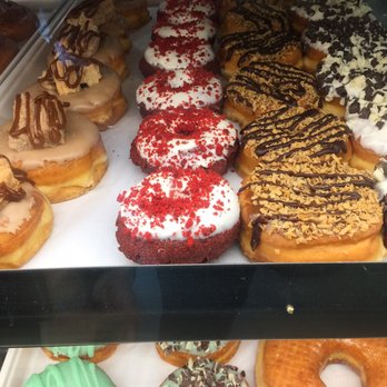 Randy's Donuts - 11/27/19 - Donuts Near Me - Downey, California