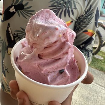 Perfect Day Real Fruit Ice Cream - Strawberry with coconut base with sprinkles - Ice Cream & Frozen Yogurt Near Me - Kailua, Hawaii Perfect Day Real Fruit Ice Cream - Strawberry with coconut base with sprinkles - Ice Cream & Frozen Yogurt Near Me - Kailua, Hawaii
