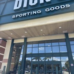 DICK'S Sporting Goods