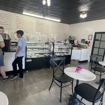 More Sweets - Interior - Bakeries Near Me - Glendora, California