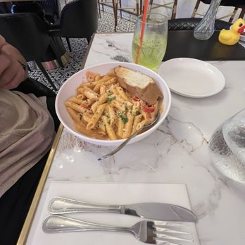 Sugar Factory - Penne pasta - American Near Me - Honolulu, Hawaii Sugar Factory - Penne pasta - American Near Me - Honolulu, Hawaii