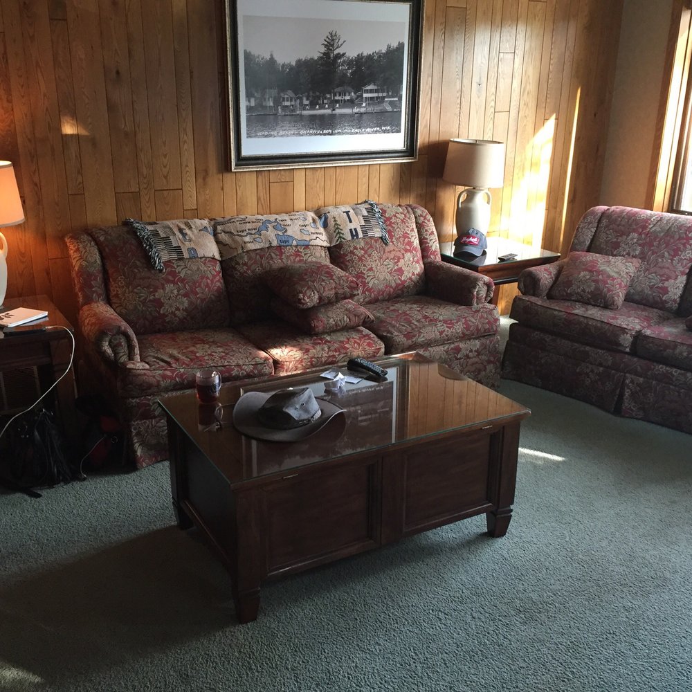 Chanticleer Inn - Furniture and carpet from the 60's. - Resorts Near Me - Eagle River, Wisconsin