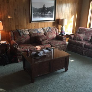 Chanticleer Inn - Furniture and carpet from the 60's. - Resorts Near Me - Eagle River, Wisconsin Chanticleer Inn - Furniture and carpet from the 60's. - Resorts Near Me - Eagle River, Wisconsin