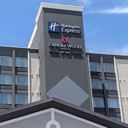 Holiday Inn Express & Suites Chatham South - Located right next to the casino, you'd be blind if you missed it.