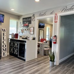 Supreme Beauty Lounge - Clean and chill atmosphere